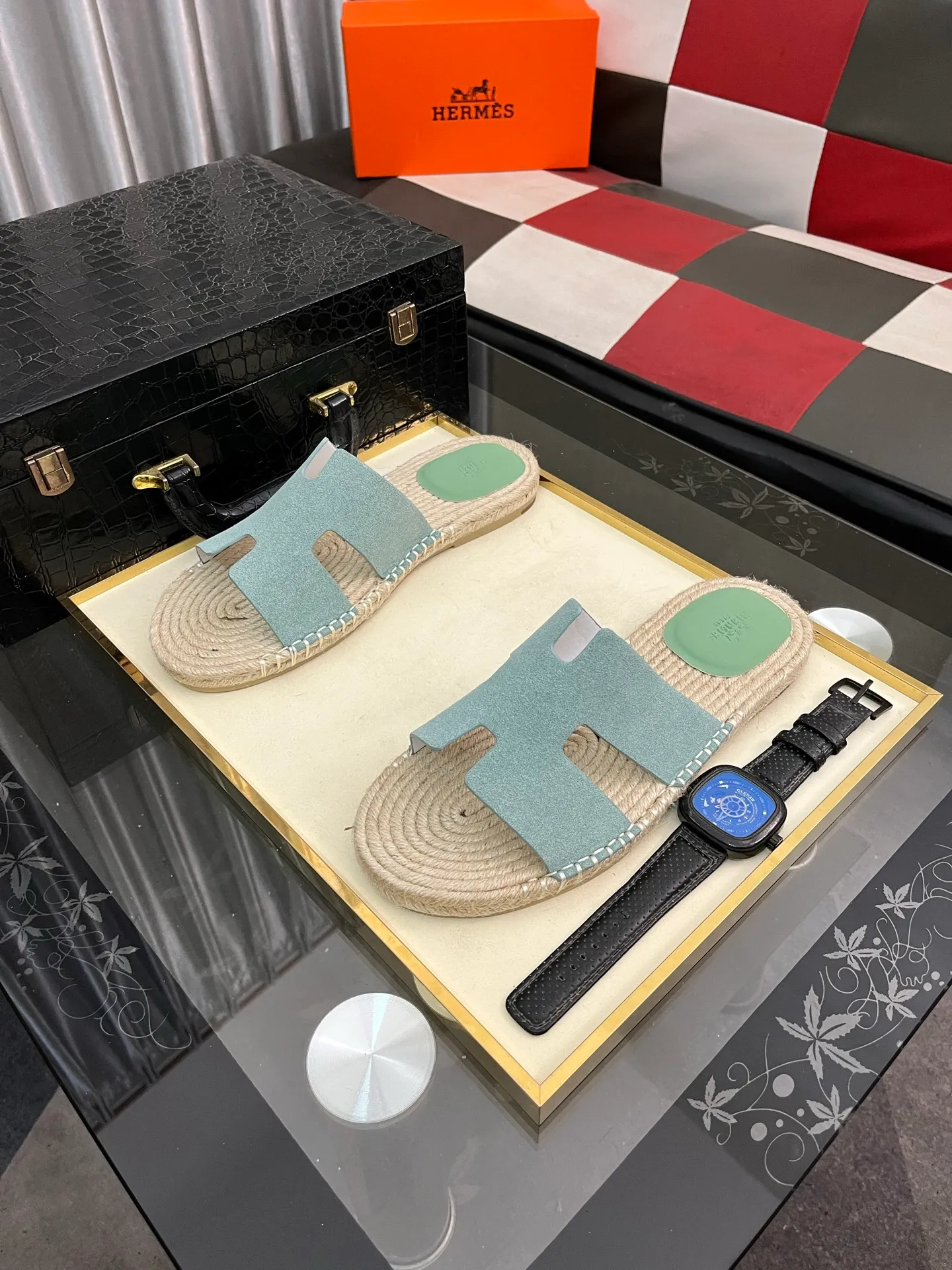 Men's shoes 💰320⌚️⌚️《HERMES》Hermès 💁♂️Men's casual slippers, quality comparison at counters🧚🏿♂️ The first layer of the upper is imported high mercerized matte, purely hand-drawn, raw rubber breathable and non-slip outsole, the lining is breathable and comfortable lambskin, the density is 100% comfortable, the original rubber outsole is wear-resistant and has a code number of 38-44. Can be customized 45-46-47